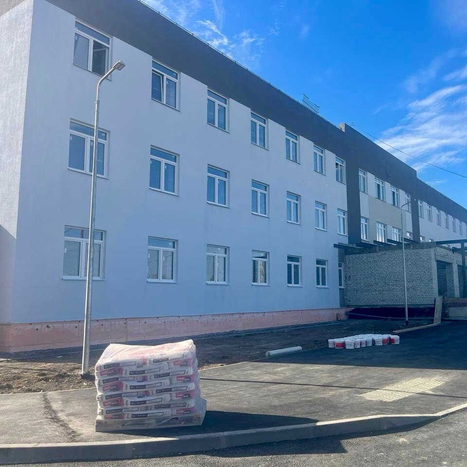 В озинской поликлинике приступили к внутренней отделке помещений